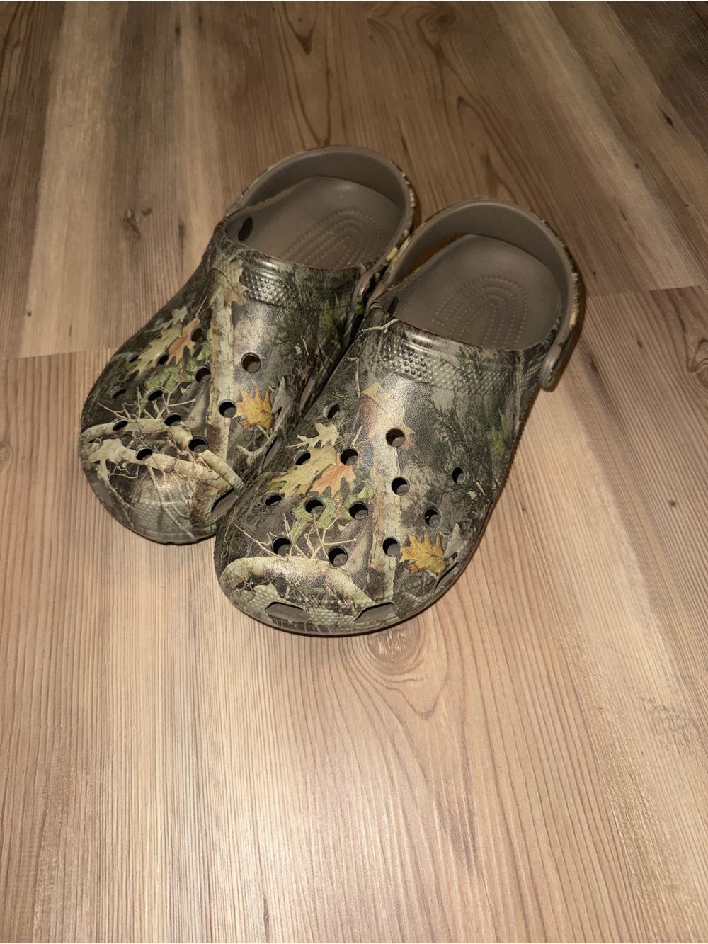 Mens Camo Slip-On Comfort Crocs - Green/Brown